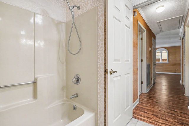 104 Hickory Dr., Conway, SC 29526