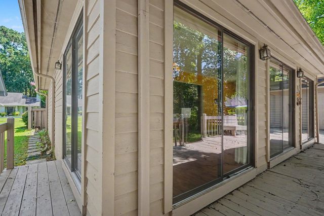 104 Hickory Dr., Conway, SC 29526