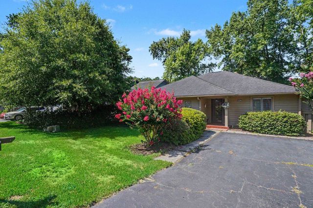 104 Hickory Dr., Conway, SC 29526