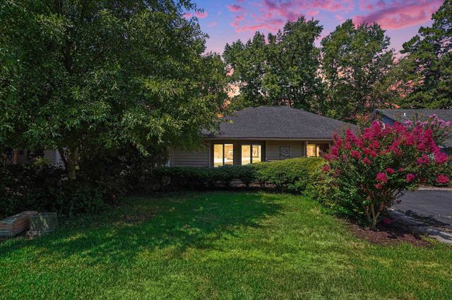 104 Hickory Dr., Conway, SC 29526