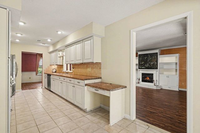 104 Hickory Dr., Conway, SC 29526