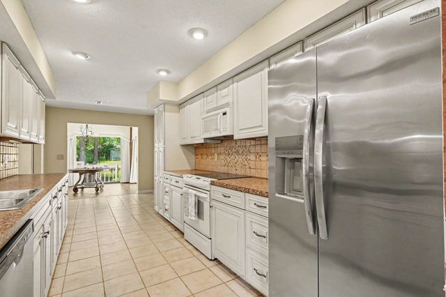 104 Hickory Dr., Conway, SC 29526