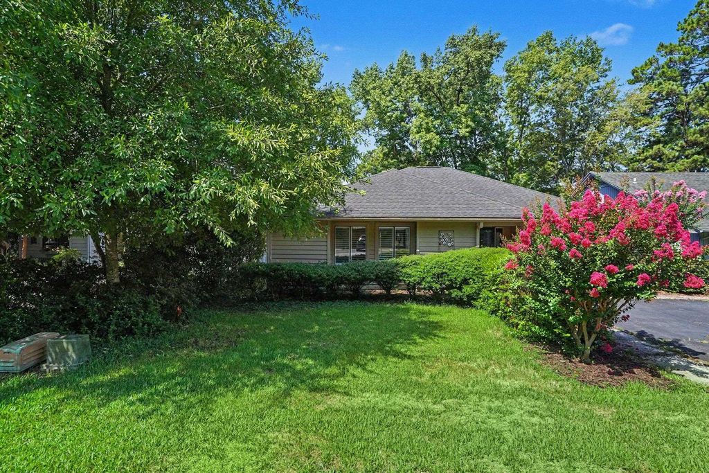 104 Hickory Dr., Conway, SC 29526