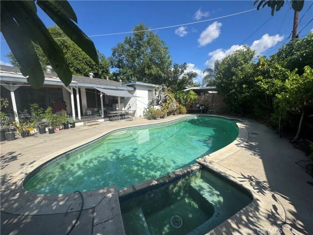 8116 Willis Avenue, Panorama City, CA 91402