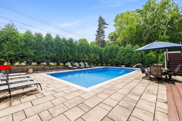 6105 Pine Grove Road, Edina, MN 55436