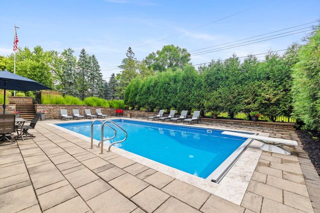 6105 Pine Grove Road, Edina, MN 55436