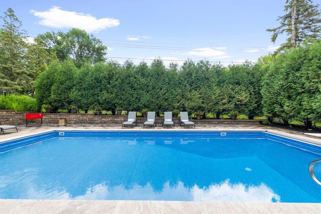 6105 Pine Grove Road, Edina, MN 55436