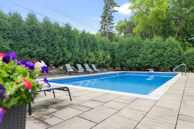 6105 Pine Grove Road, Edina, MN 55436