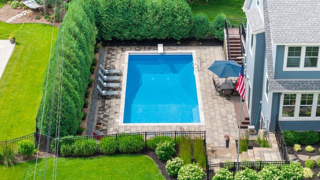 6105 Pine Grove Road, Edina, MN 55436