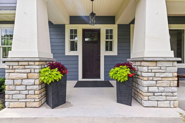 6105 Pine Grove Road, Edina, MN 55436