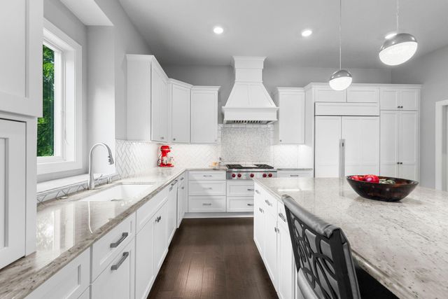 6105 Pine Grove Road, Edina, MN 55436
