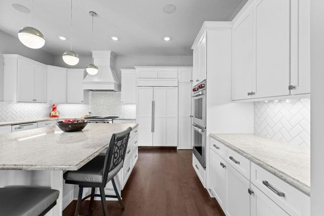 6105 Pine Grove Road, Edina, MN 55436