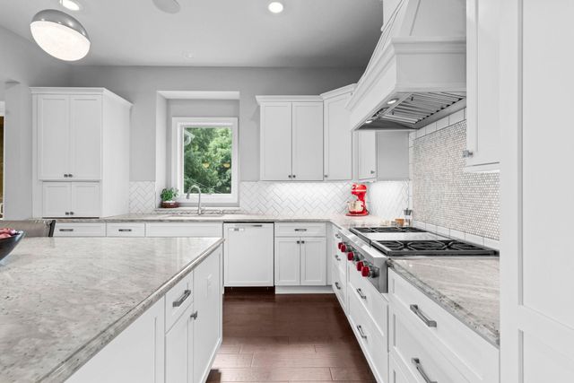 6105 Pine Grove Road, Edina, MN 55436