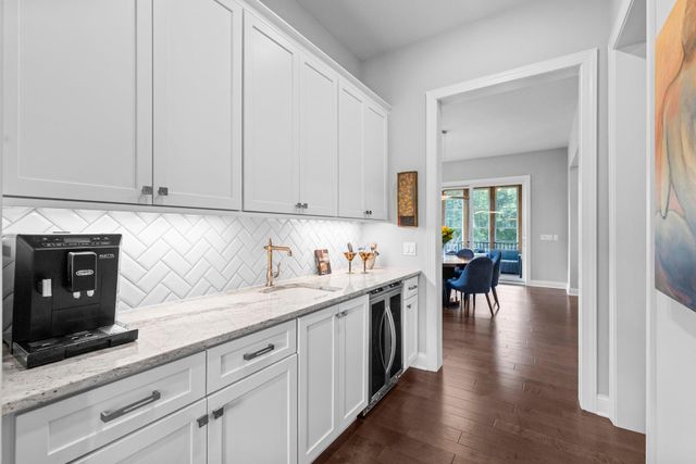 6105 Pine Grove Road, Edina, MN 55436