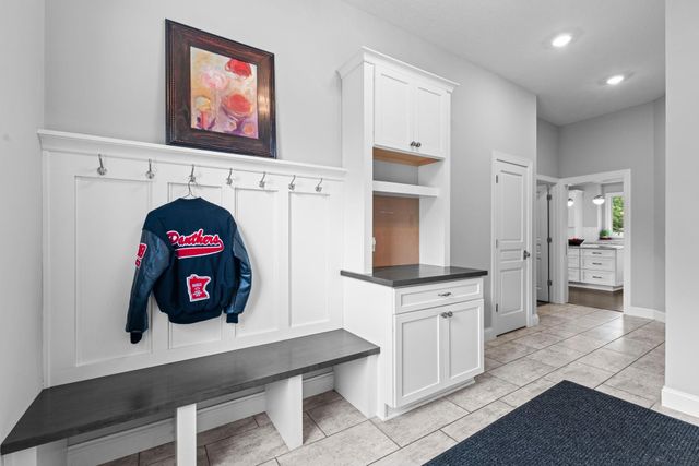 6105 Pine Grove Road, Edina, MN 55436
