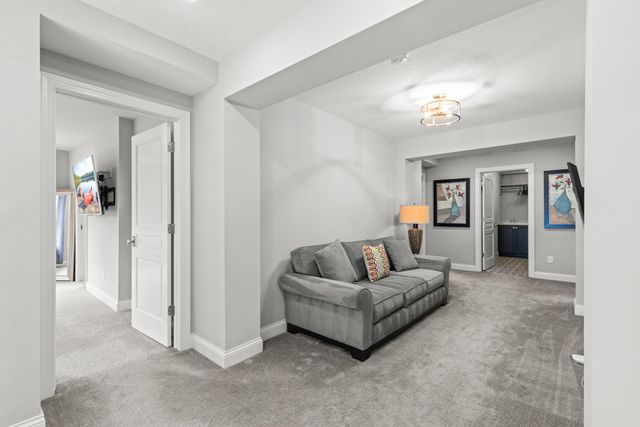 6105 Pine Grove Road, Edina, MN 55436