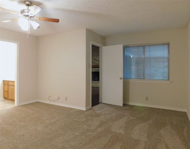 2204 Canterbury Court, Denton, TX 76205
