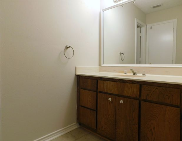 2204 Canterbury Court, Denton, TX 76205