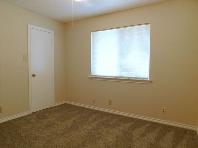 2204 Canterbury Court, Denton, TX 76205