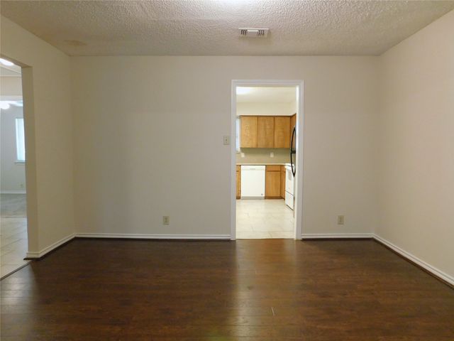 2204 Canterbury Court, Denton, TX 76205
