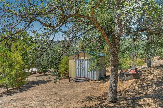 31489 Gold Nugget Lane, Auberry, CA 93602