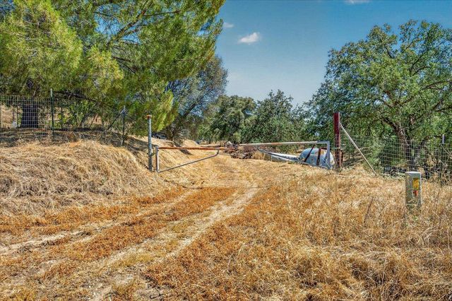 31489 Gold Nugget Lane, Auberry, CA 93602