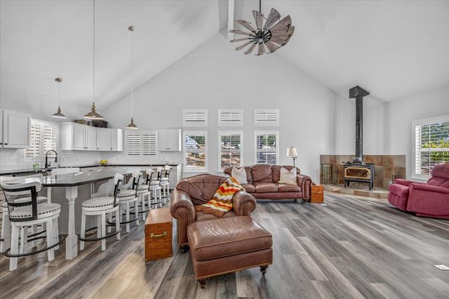 31489 Gold Nugget Lane, Auberry, CA 93602