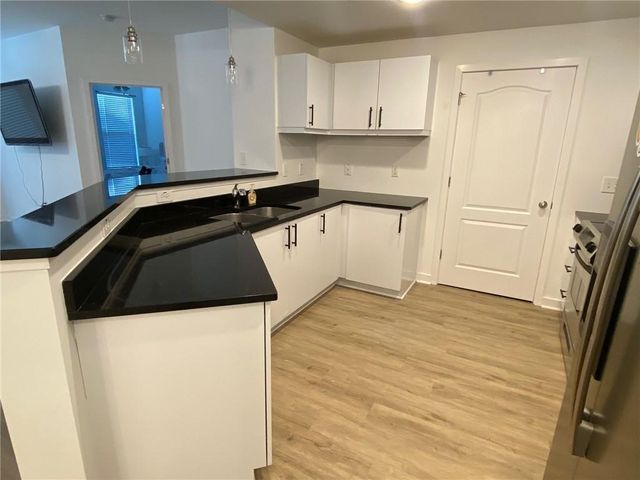 390 17th Street NW 2011, Atlanta, GA 30363