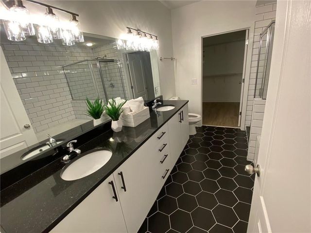 390 17th Street NW 2011, Atlanta, GA 30363
