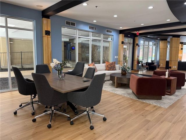 390 17th Street NW 2011, Atlanta, GA 30363