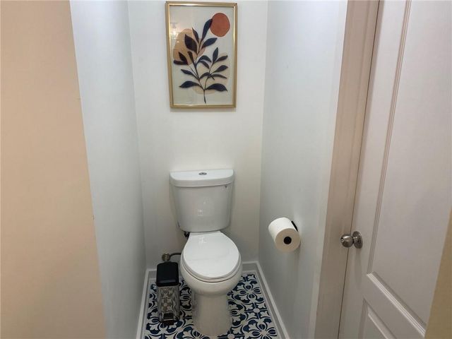 390 17th Street NW 2011, Atlanta, GA 30363