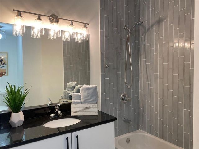 390 17th Street NW 2011, Atlanta, GA 30363