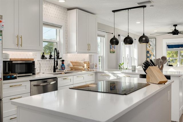 3662 5TH AVENUE S, St Petersburg, FL 33711