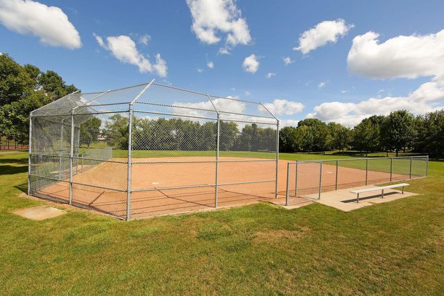 10500 Chestnut Circle N, Champlin, MN 55316