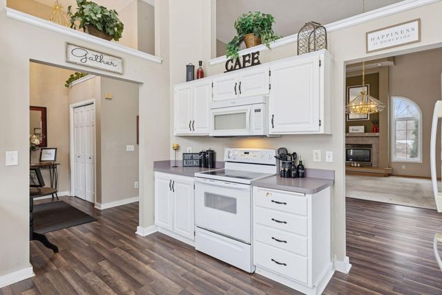 10500 Chestnut Circle N, Champlin, MN 55316