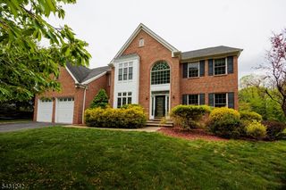8 Overlook Dr, Riverdale Boro, NJ 07457
