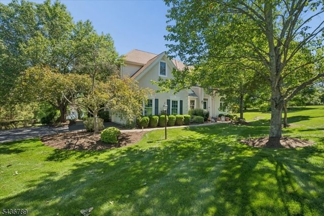 14 Old Warson Ct, Montgomery Twp., NJ 08558
