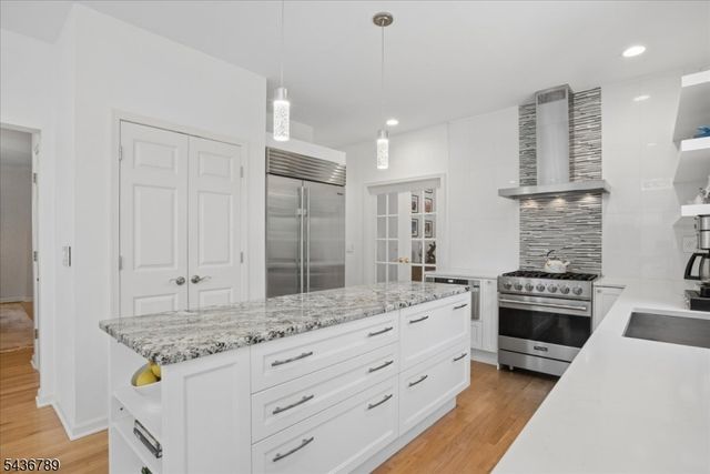 14 Old Warson Ct, Montgomery Twp., NJ 08558