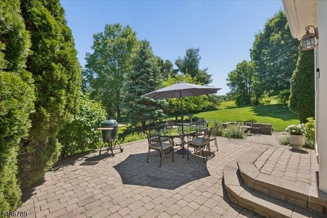 14 Old Warson Ct, Montgomery Twp., NJ 08558