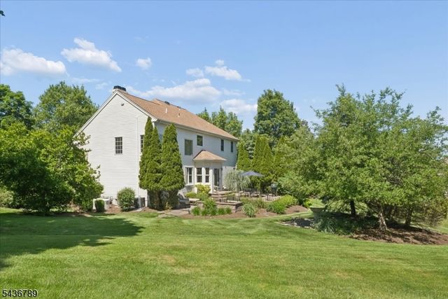 14 Old Warson Ct, Montgomery Twp., NJ 08558