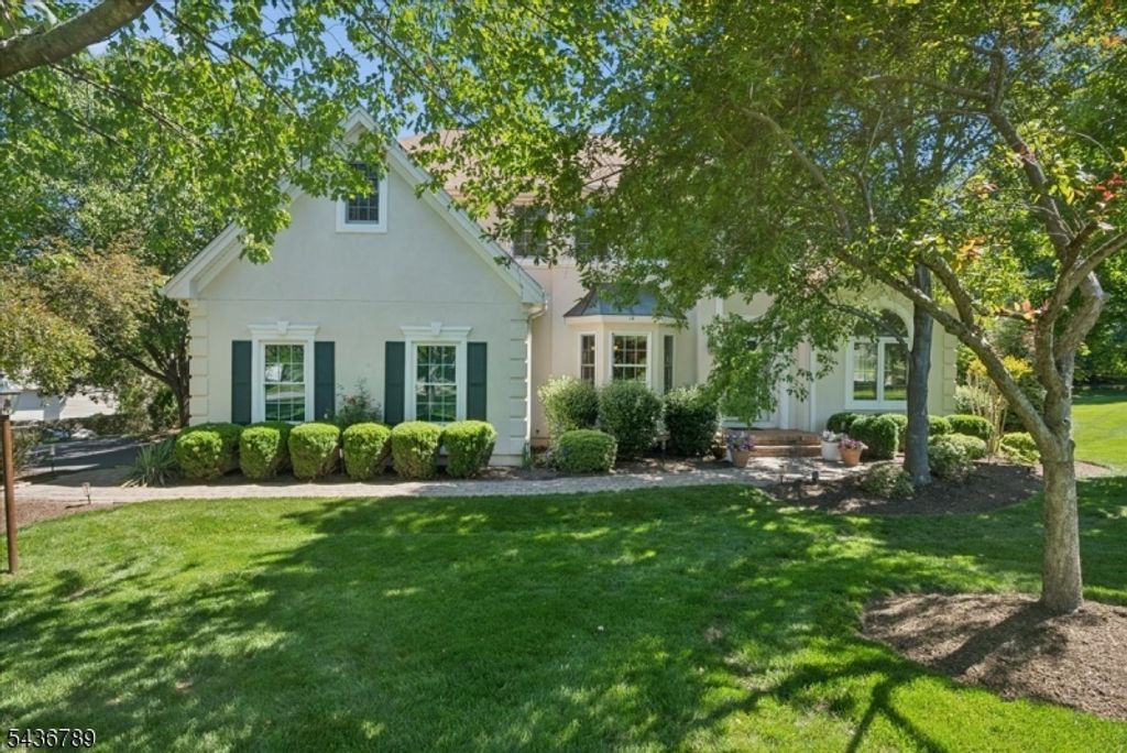 14 Old Warson Ct, Montgomery Twp., NJ 08558