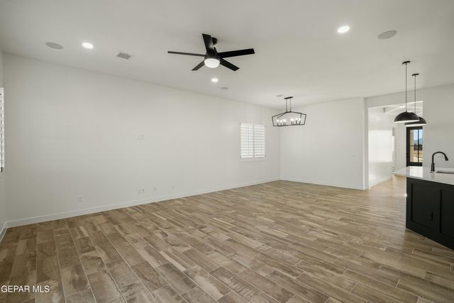 713 Paseo Del Agua Street, Horizon City, TX 79928