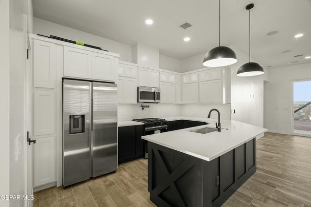 713 Paseo Del Agua Street, Horizon City, TX 79928