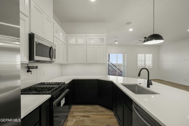 713 Paseo Del Agua Street, Horizon City, TX 79928