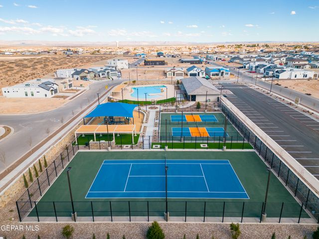 713 Paseo Del Agua Street, Horizon City, TX 79928