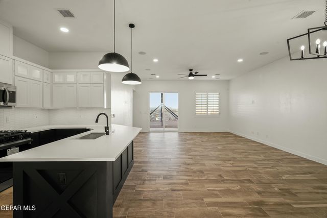 713 Paseo Del Agua Street, Horizon City, TX 79928