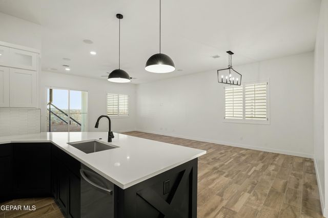713 Paseo Del Agua Street, Horizon City, TX 79928