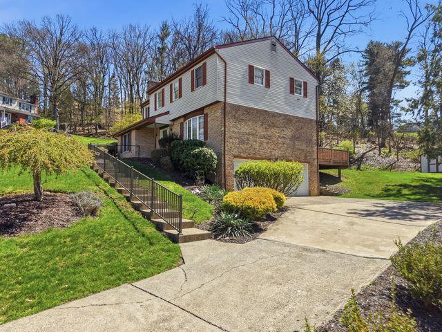 1608 Tamarack Drive, Shaler, PA 15101
