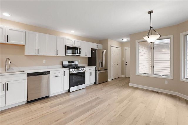 948 Cornwallis Lane, Munster, IN 46321