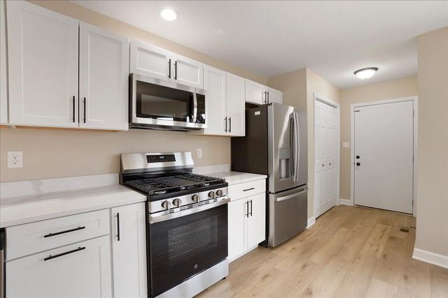 948 Cornwallis Lane, Munster, IN 46321